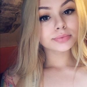 Meet your Posher, Lily